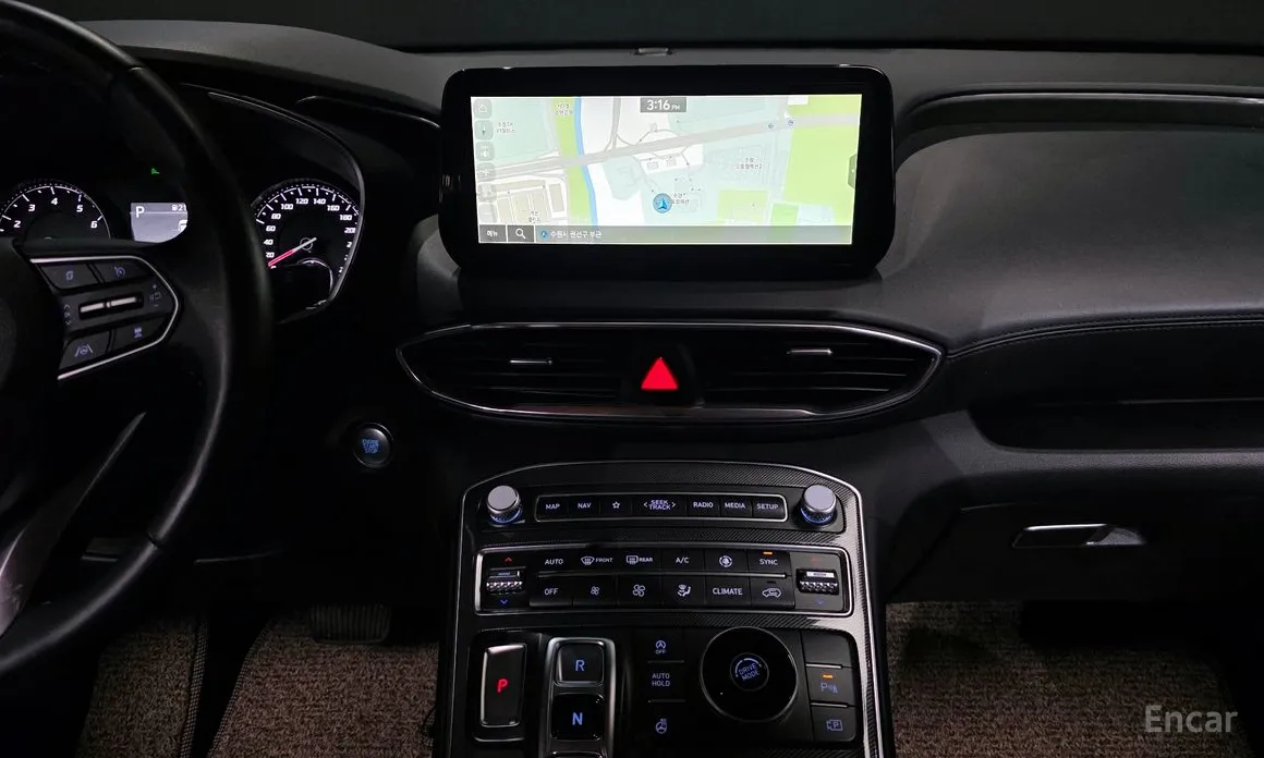 Фото 14 - Hyundai Santa Fe