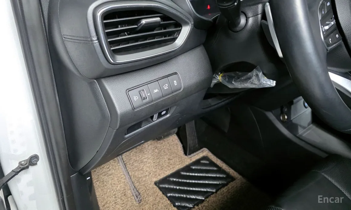 Фото 17 - Hyundai Santa Fe