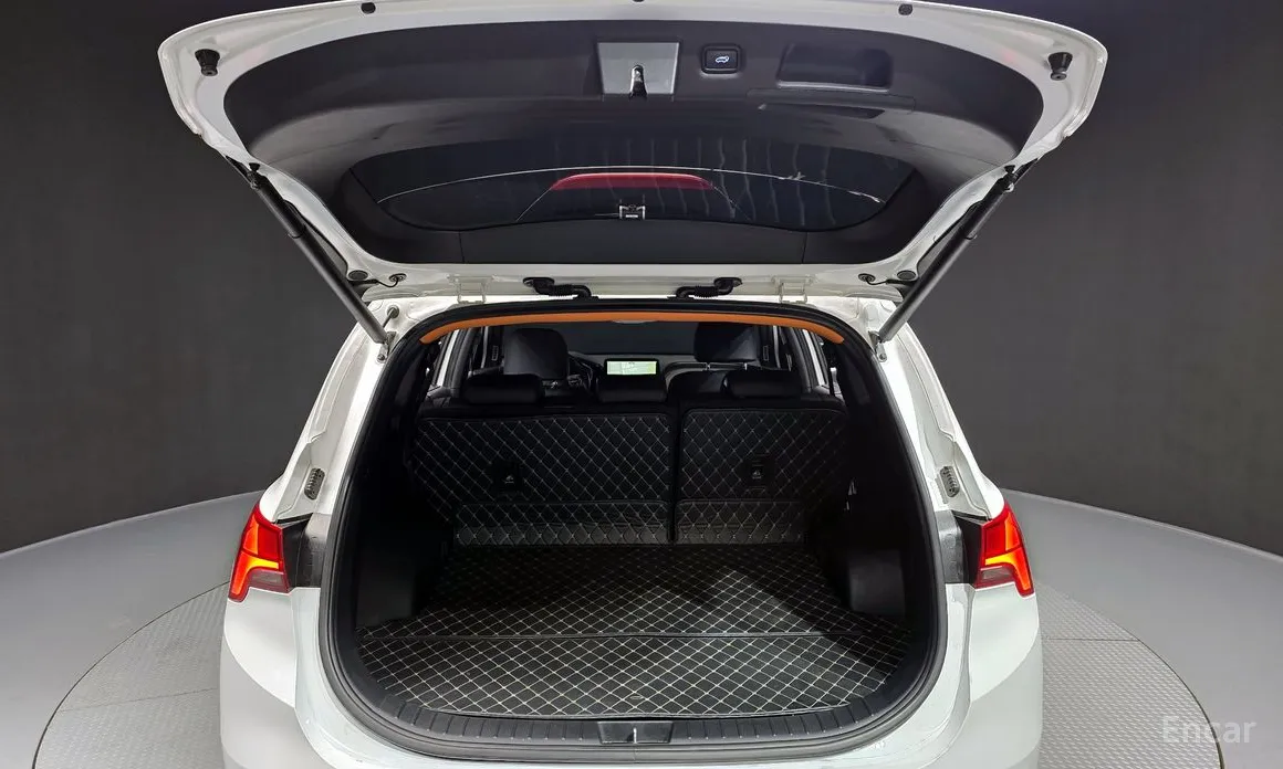 Фото 20 - Hyundai Santa Fe