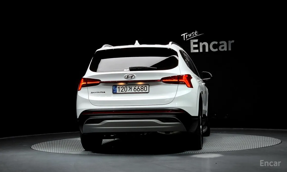 Фото 4 - Hyundai Santa Fe