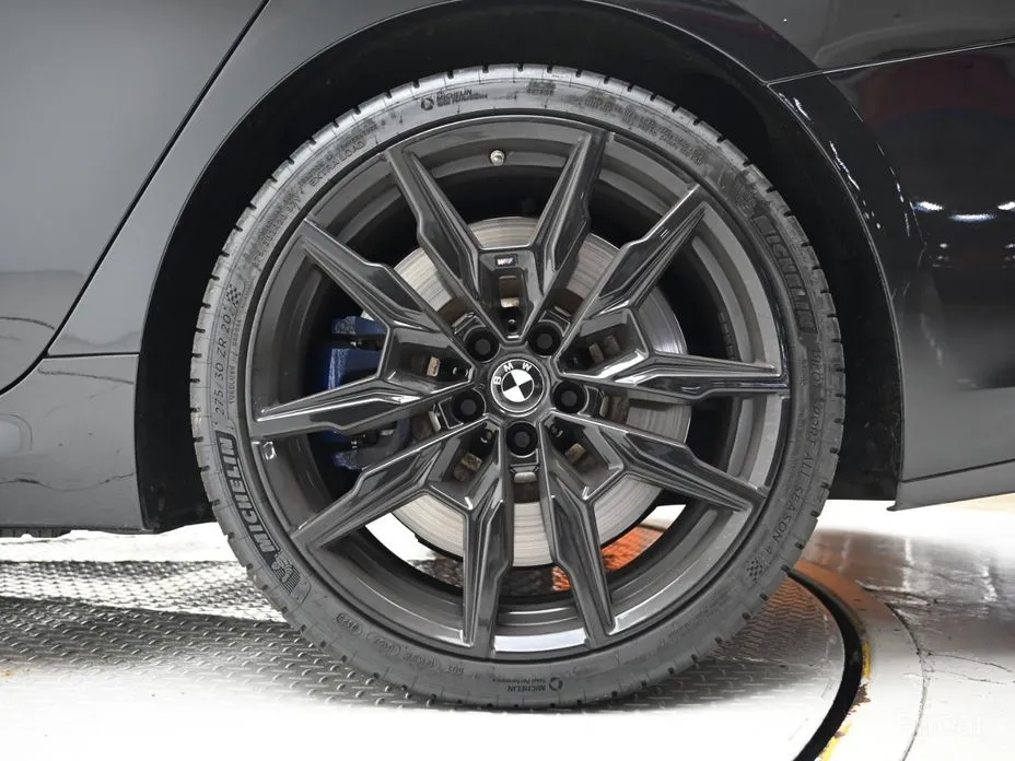 Фото 5 - BMW 8 Series