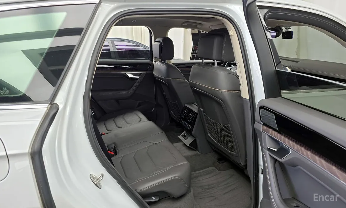 Фото 12 - Volkswagen Touareg