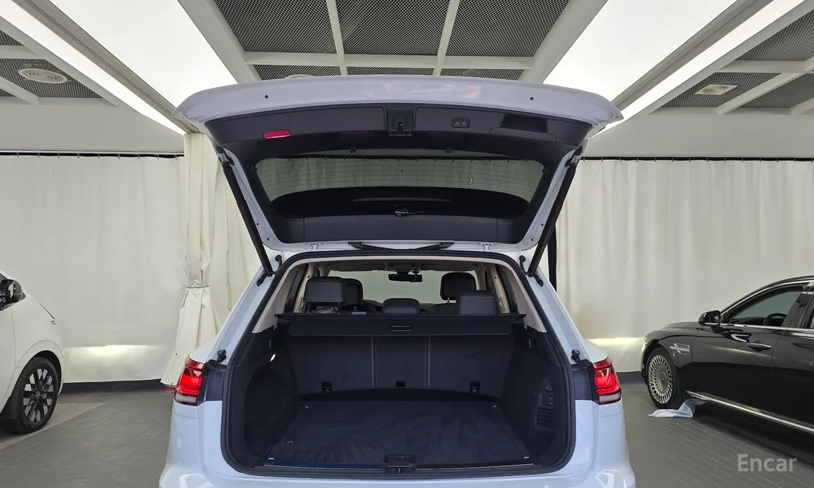 Фото 20 - Volkswagen Touareg