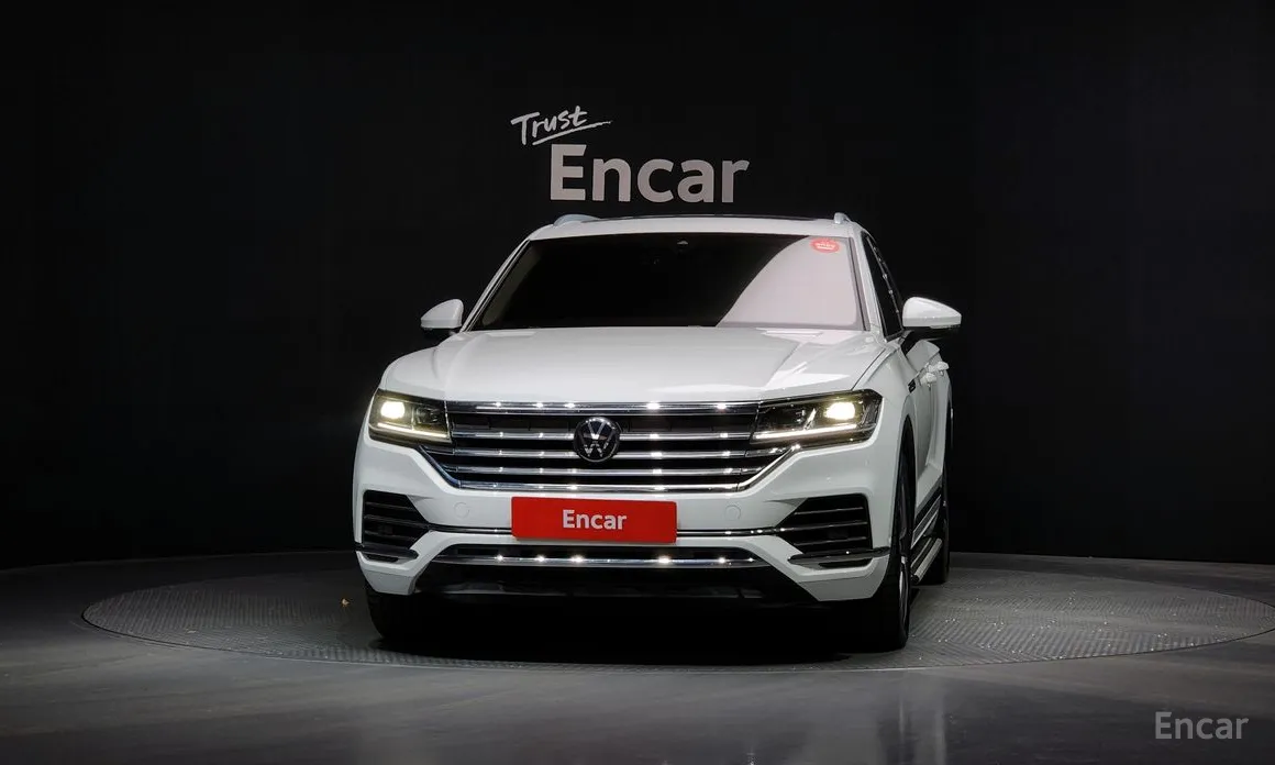 Фото 3 - Volkswagen Touareg