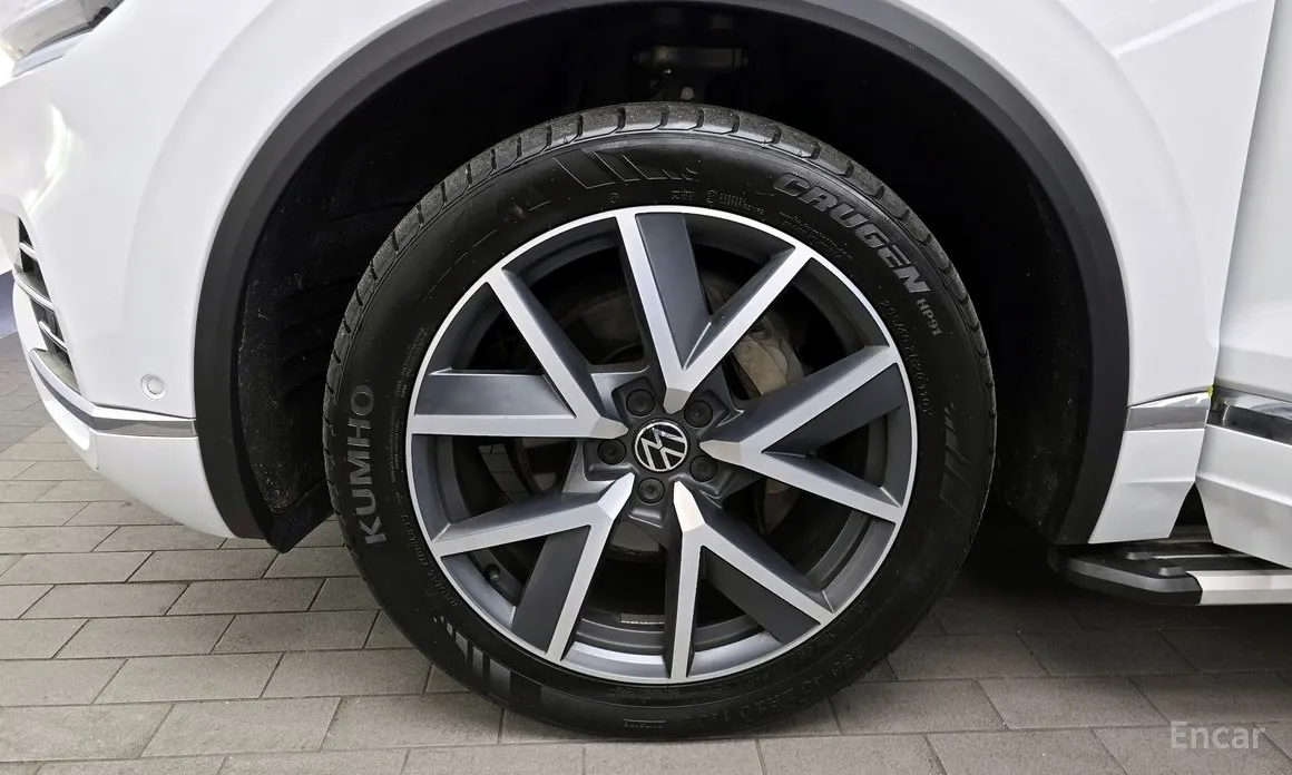 Фото 5 - Volkswagen Touareg