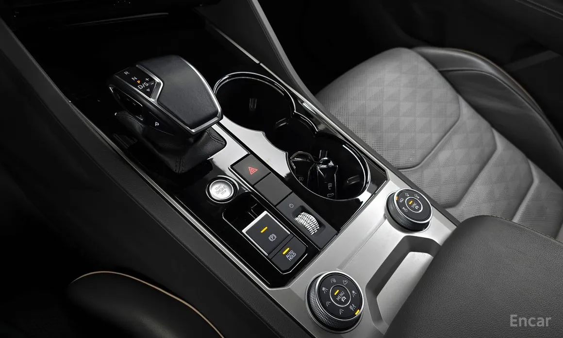 Фото 9 - Volkswagen Touareg