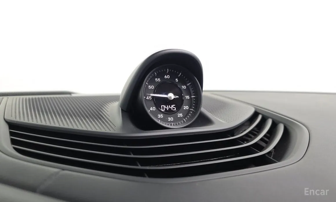 Фото 14 - Porsche Taycan