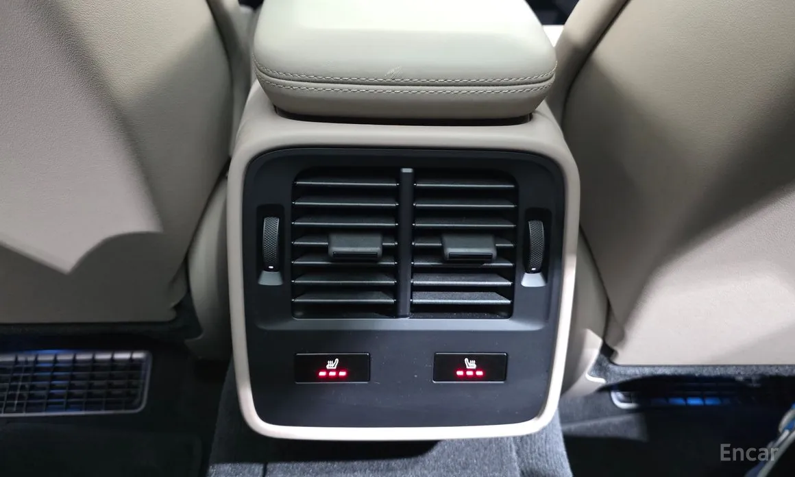 Фото 19 - Porsche Taycan