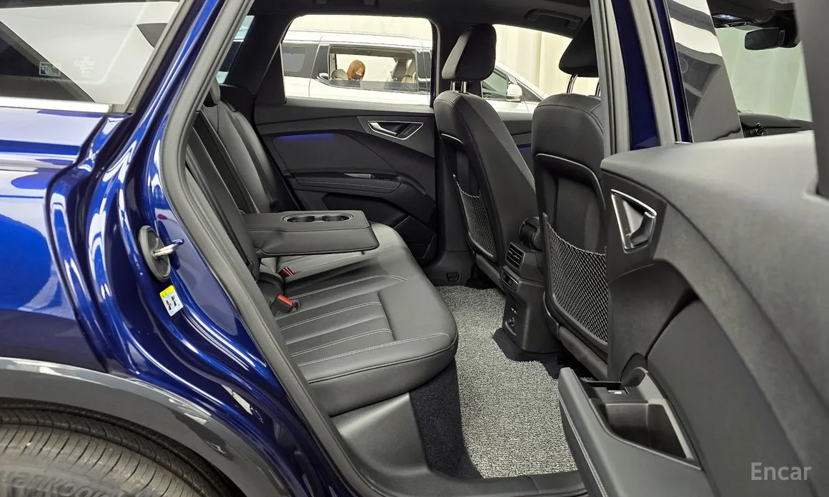 Фото 12 - Audi Q4 e-tron