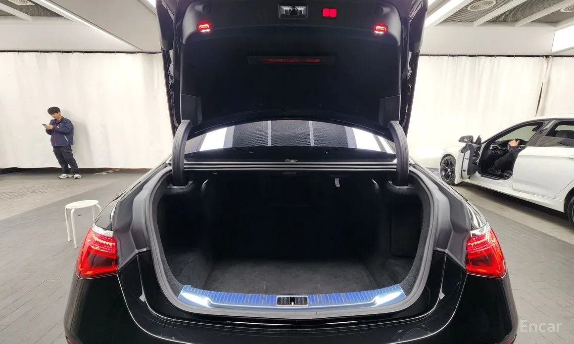 Фото 20 - Mercedes-Benz S-Class