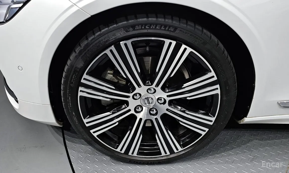 Фото 5 - Volvo S90