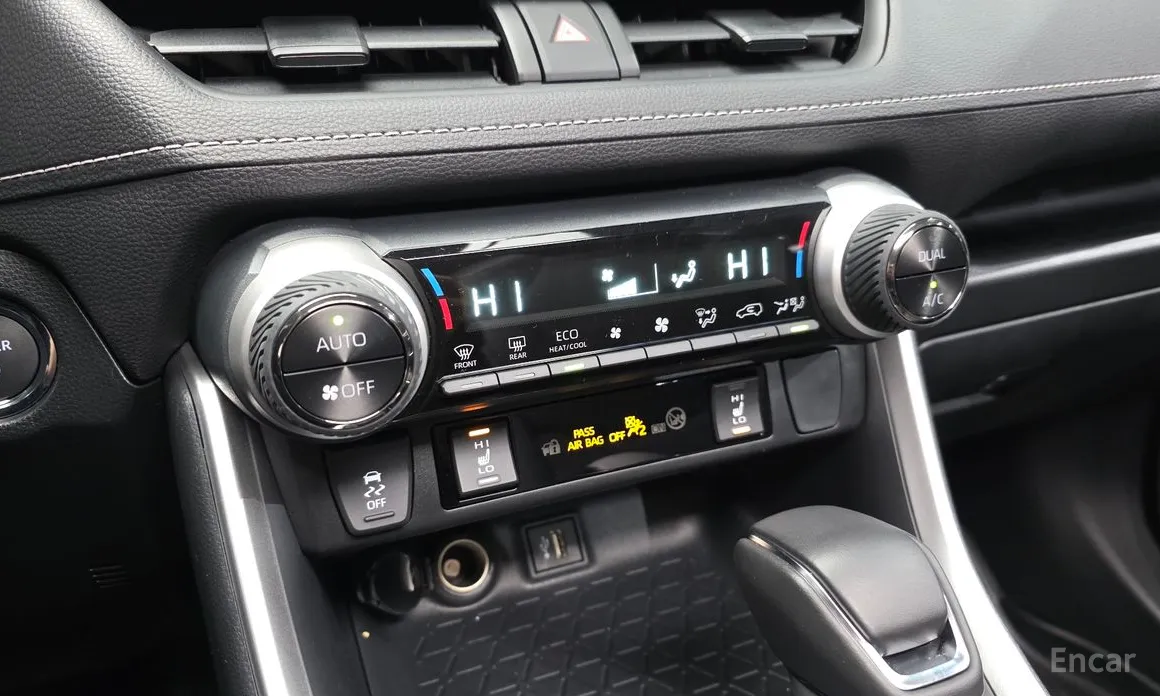 Фото 17 - Toyota RAV4