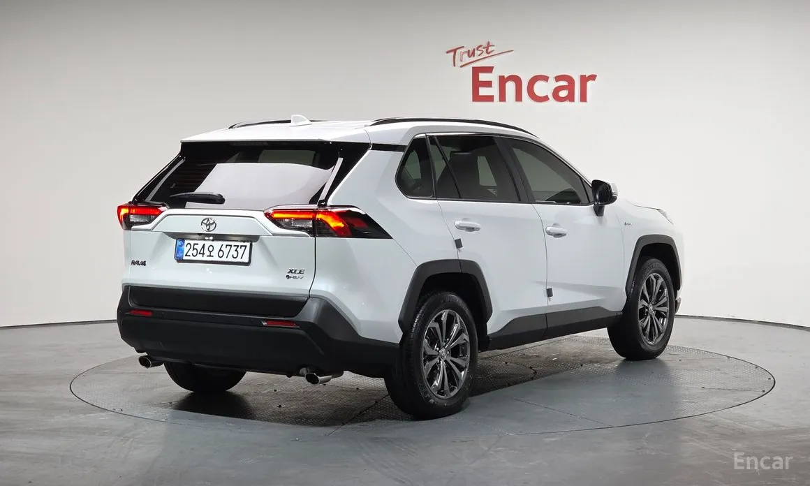 Фото 2 - Toyota RAV4