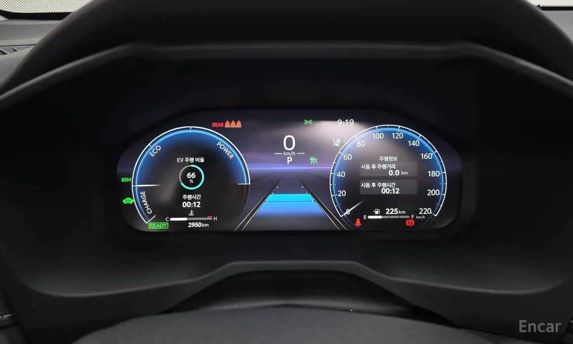 Фото 8 - Toyota RAV4