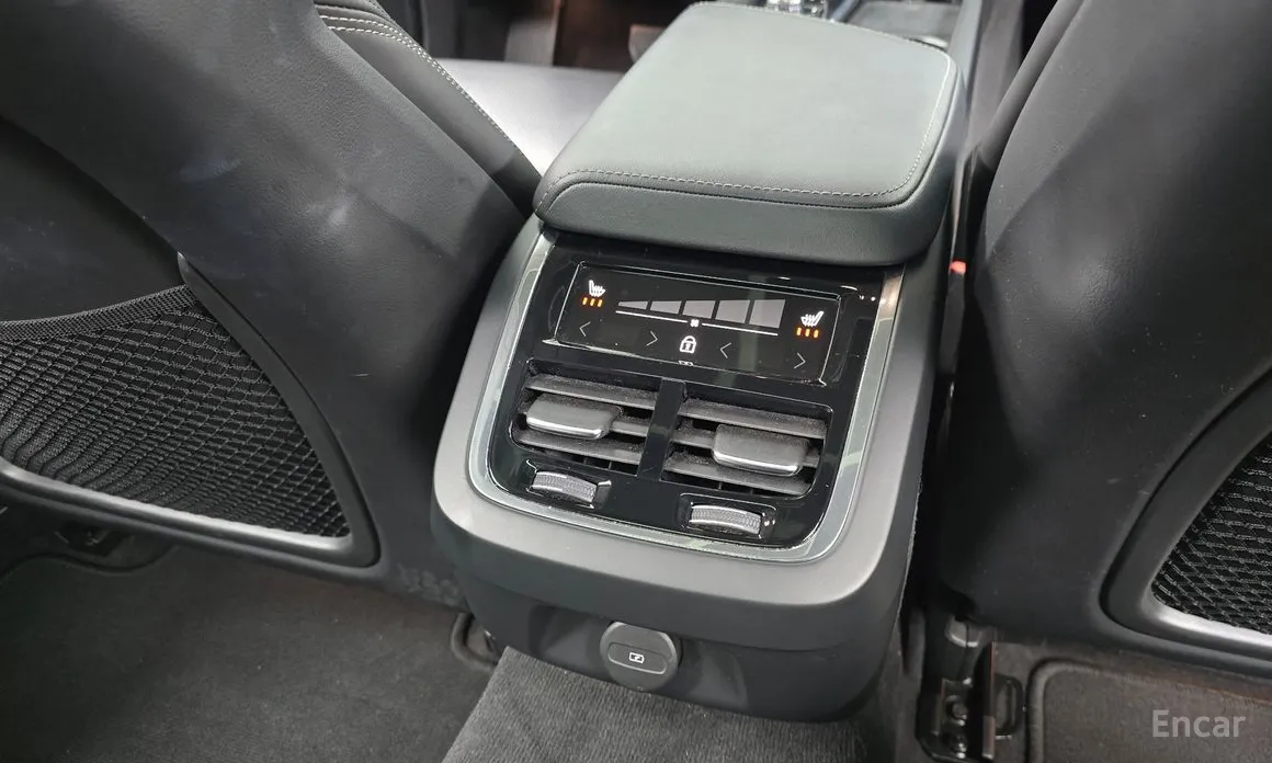 Фото 19 - Volvo V60