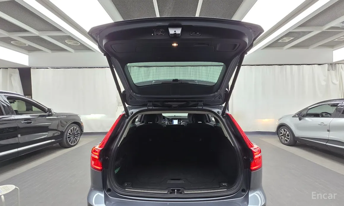 Фото 20 - Volvo V60