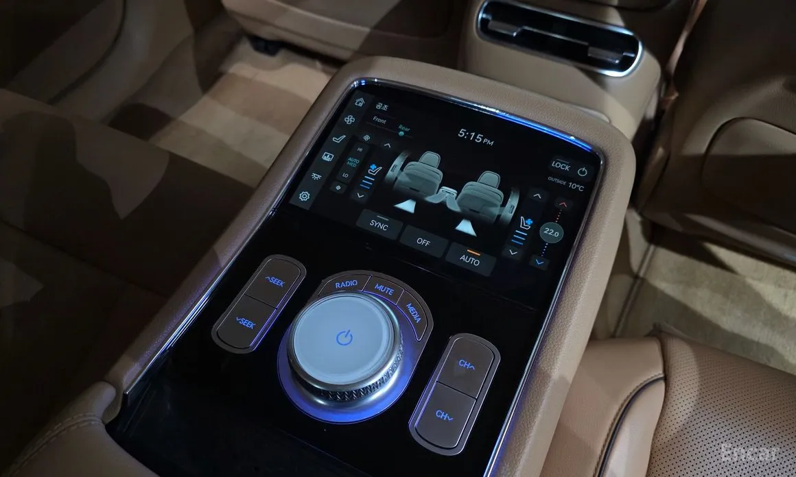 Фото 18 - Genesis G90