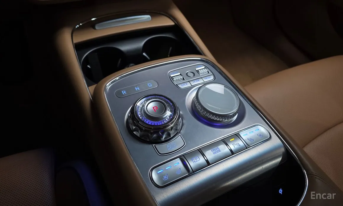 Фото 9 - Genesis G90