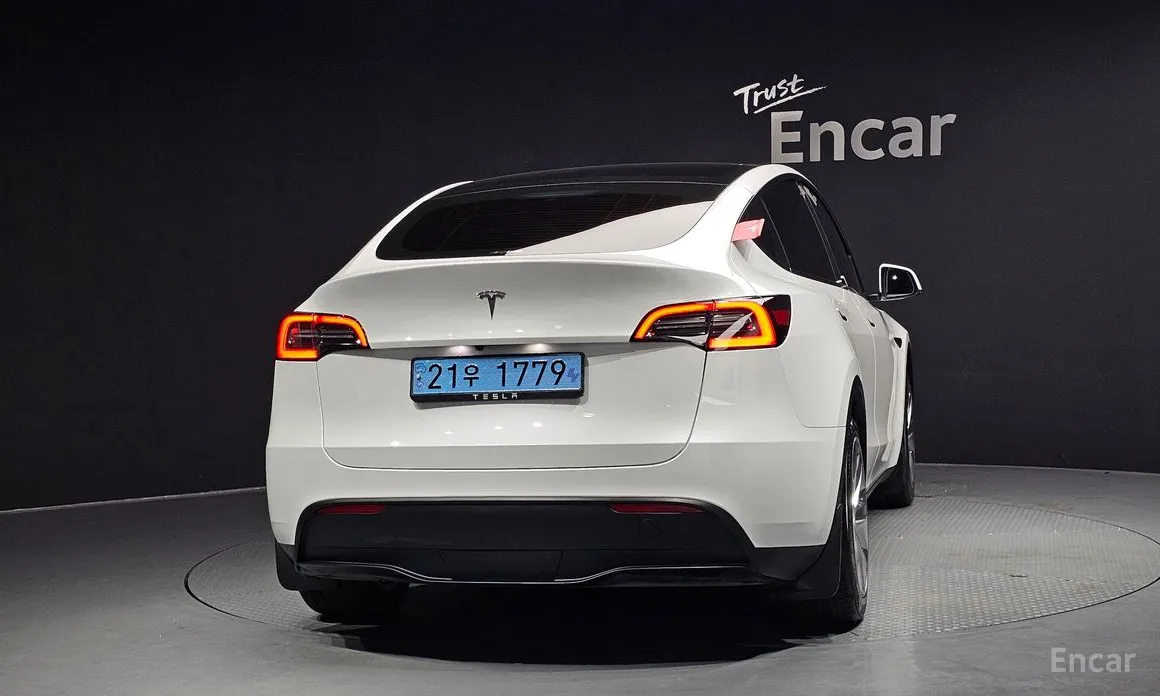 Фото 4 - Tesla Model Y