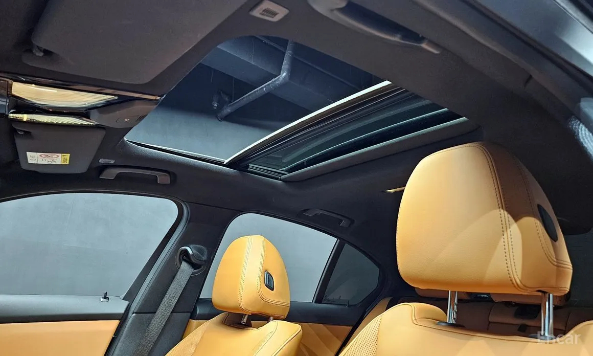 Фото 18 - BMW 3 Series