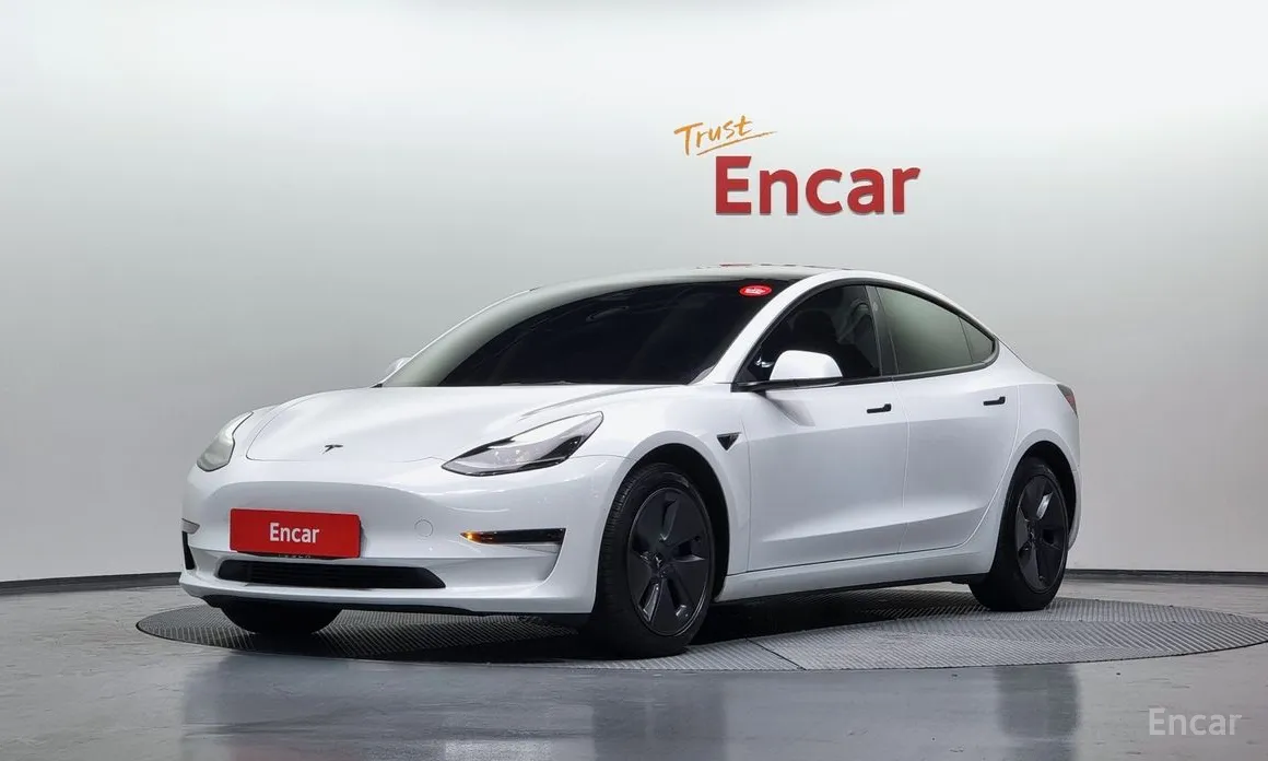 Фото 1 - Tesla Model 3