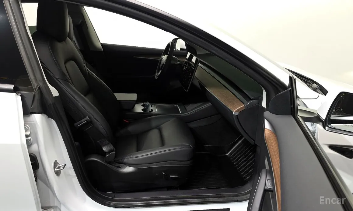 Фото 11 - Tesla Model 3