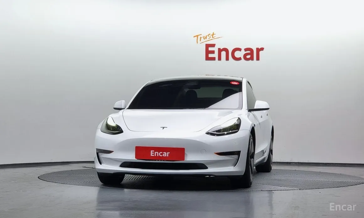 Фото 3 - Tesla Model 3