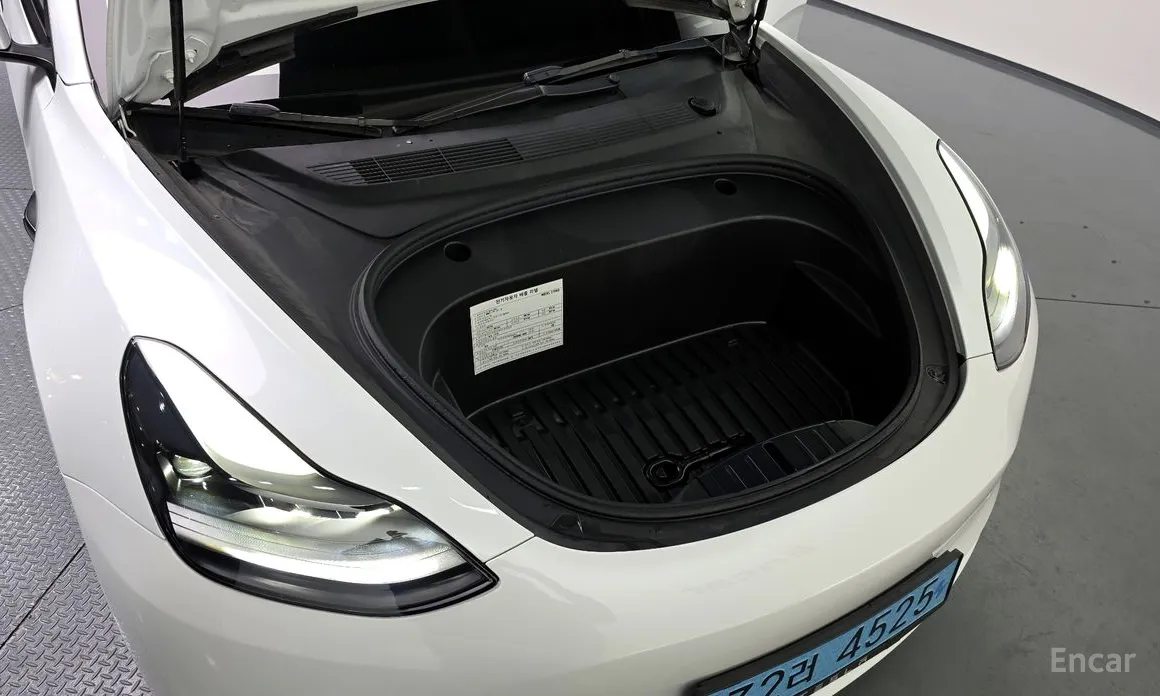 Фото 6 - Tesla Model 3