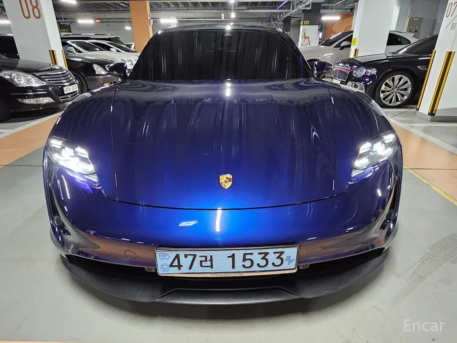 Фото 1 - Porsche Taycan