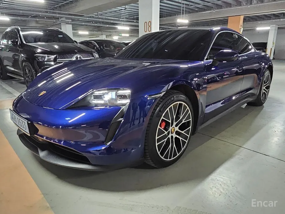 Фото 2 - Porsche Taycan