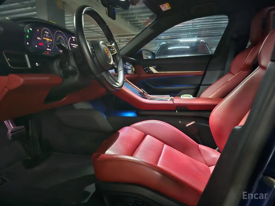 Фото 9 - Porsche Taycan