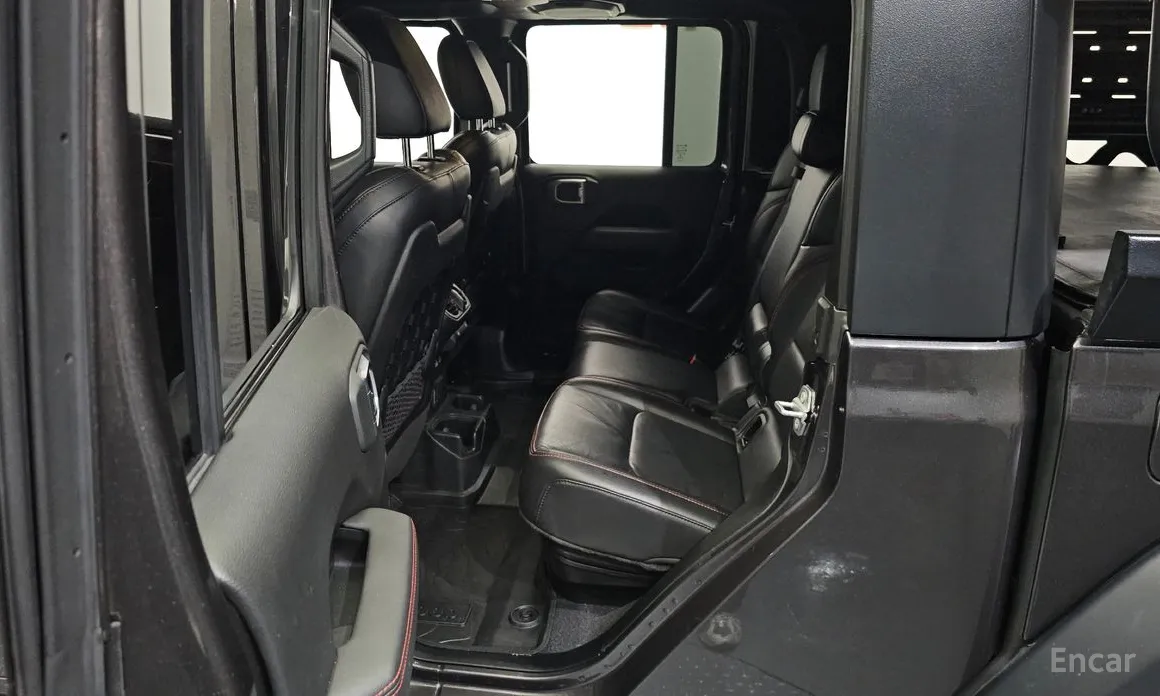 Фото 11 - Jeep Gladiator