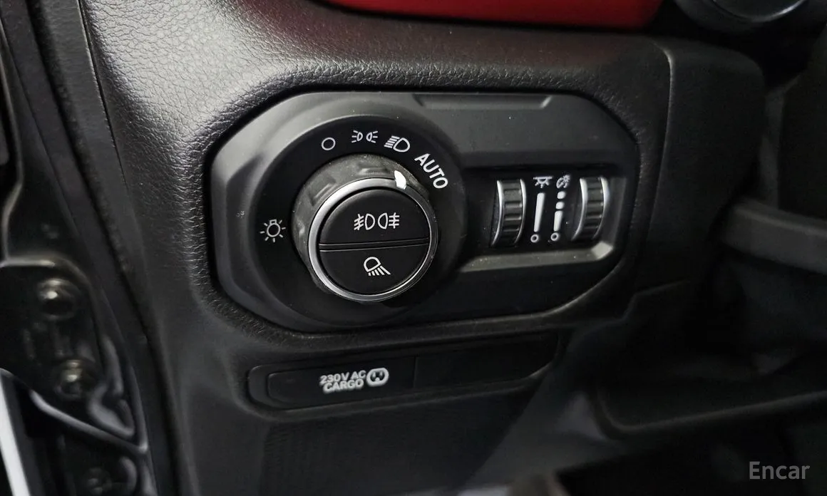 Фото 14 - Jeep Gladiator