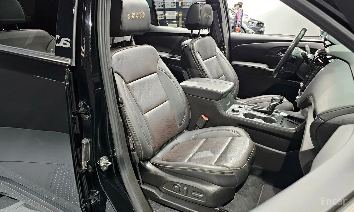 Фото 10 - Chevrolet Traverse