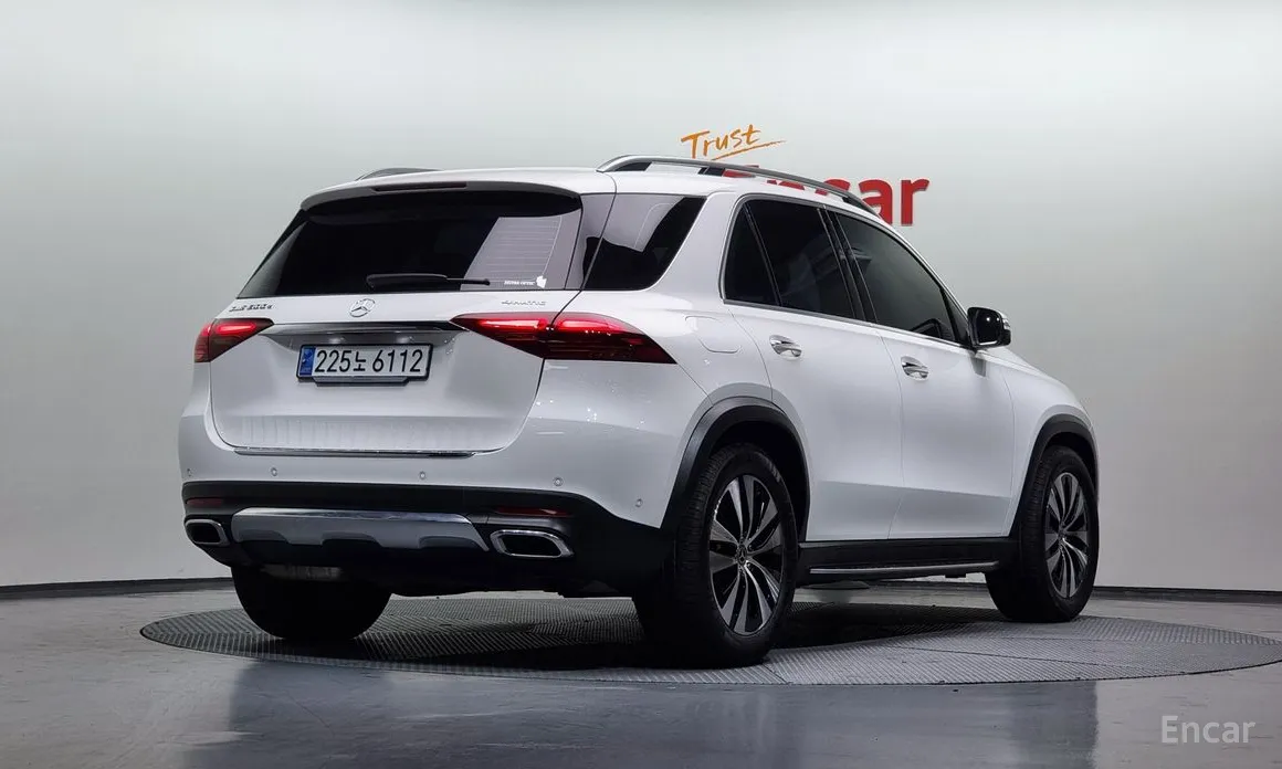 Фото 2 - Mercedes-Benz GLE-Class