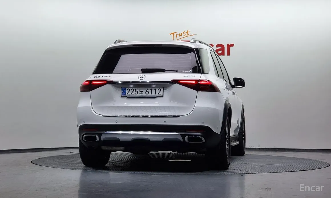 Фото 4 - Mercedes-Benz GLE-Class