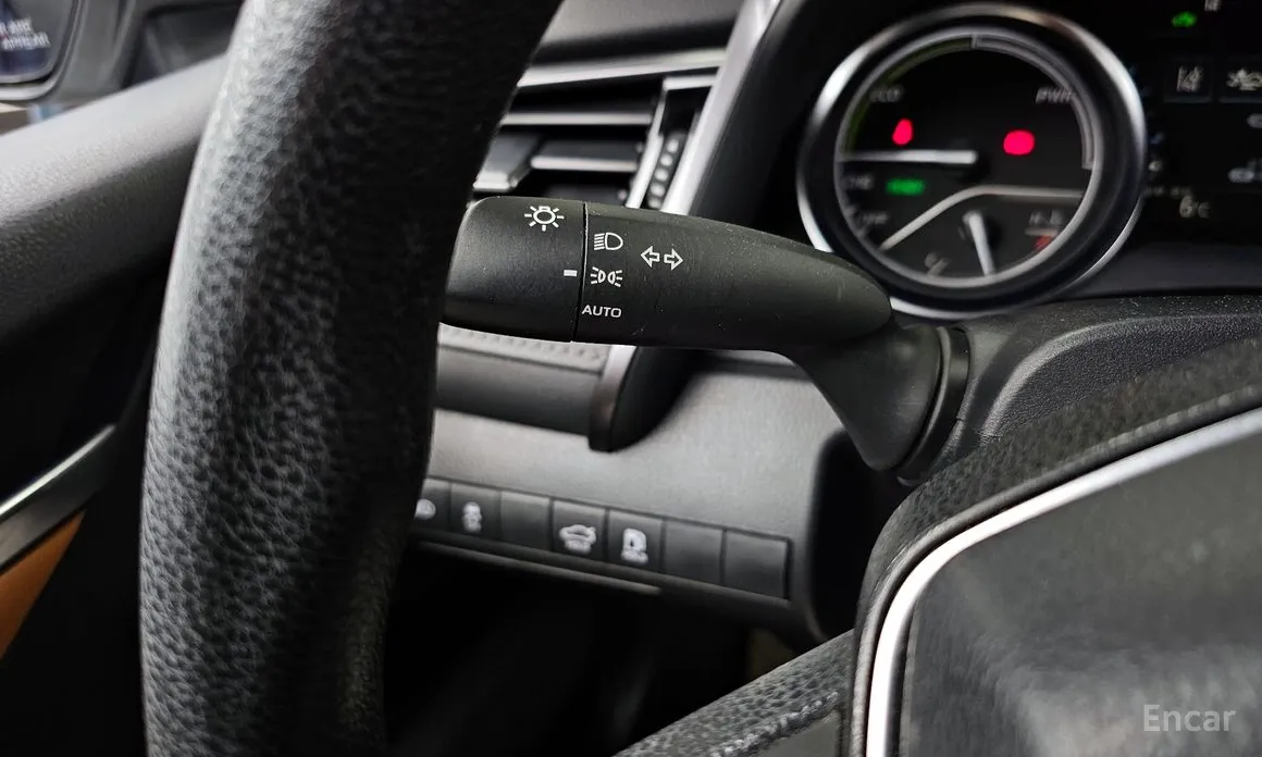 Фото 15 - Toyota Camry