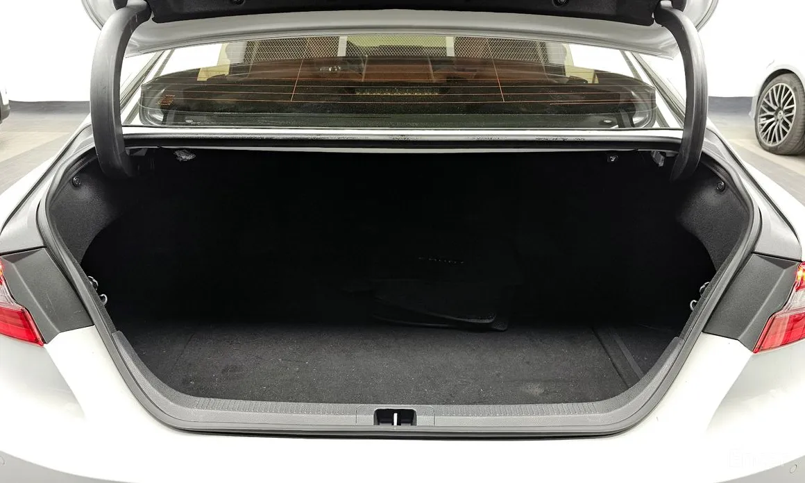 Фото 20 - Toyota Camry