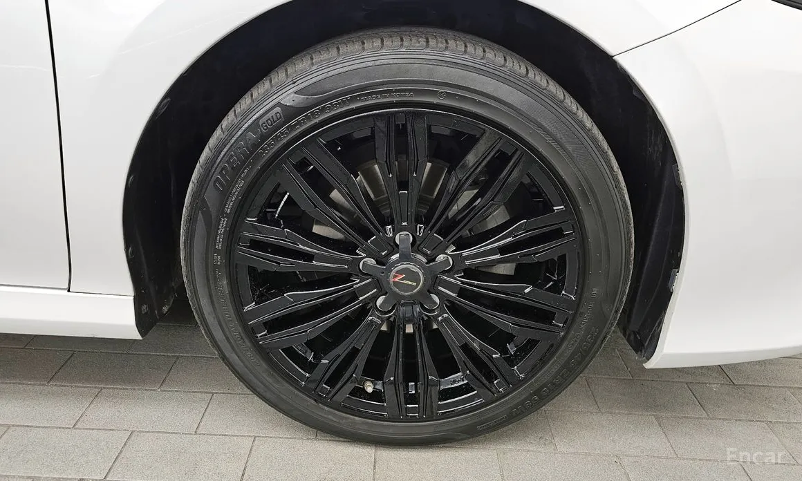 Фото 5 - Toyota Camry