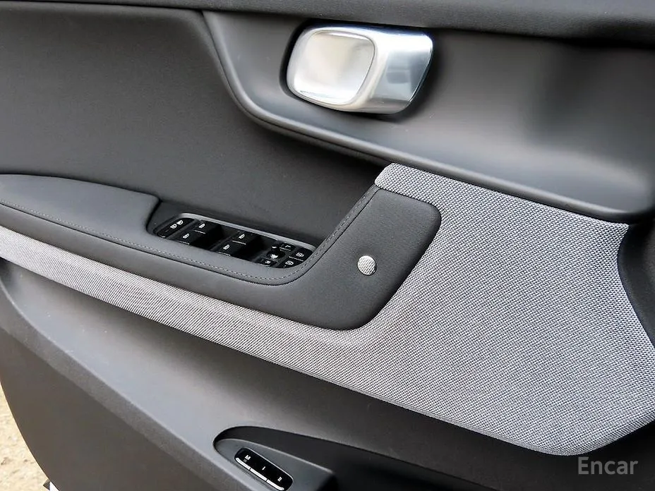 Фото 15 - Polestar 2