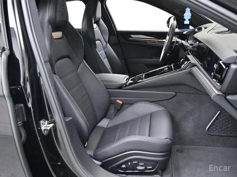 Фото 10 - Porsche Panamera