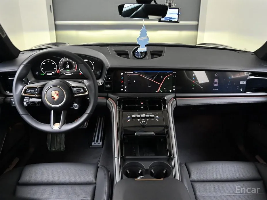 Фото 7 - Porsche Panamera