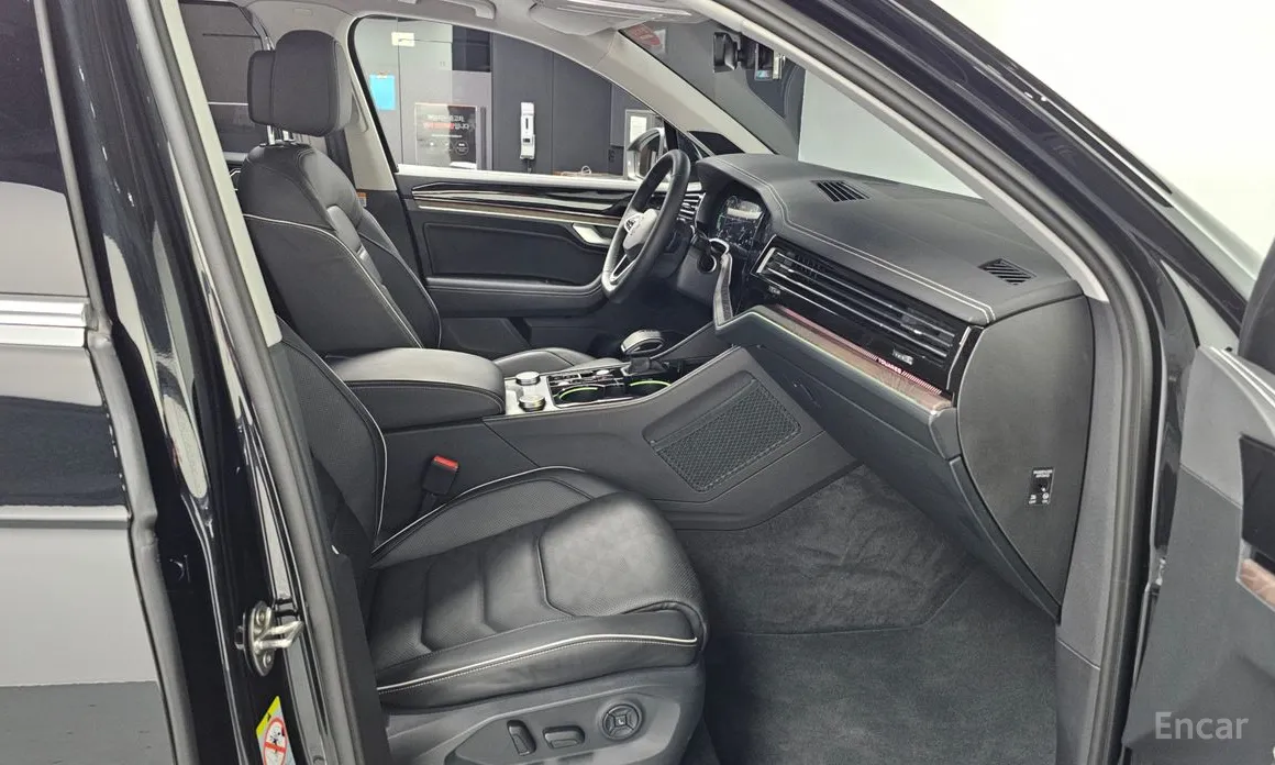 Фото 11 - Volkswagen Touareg