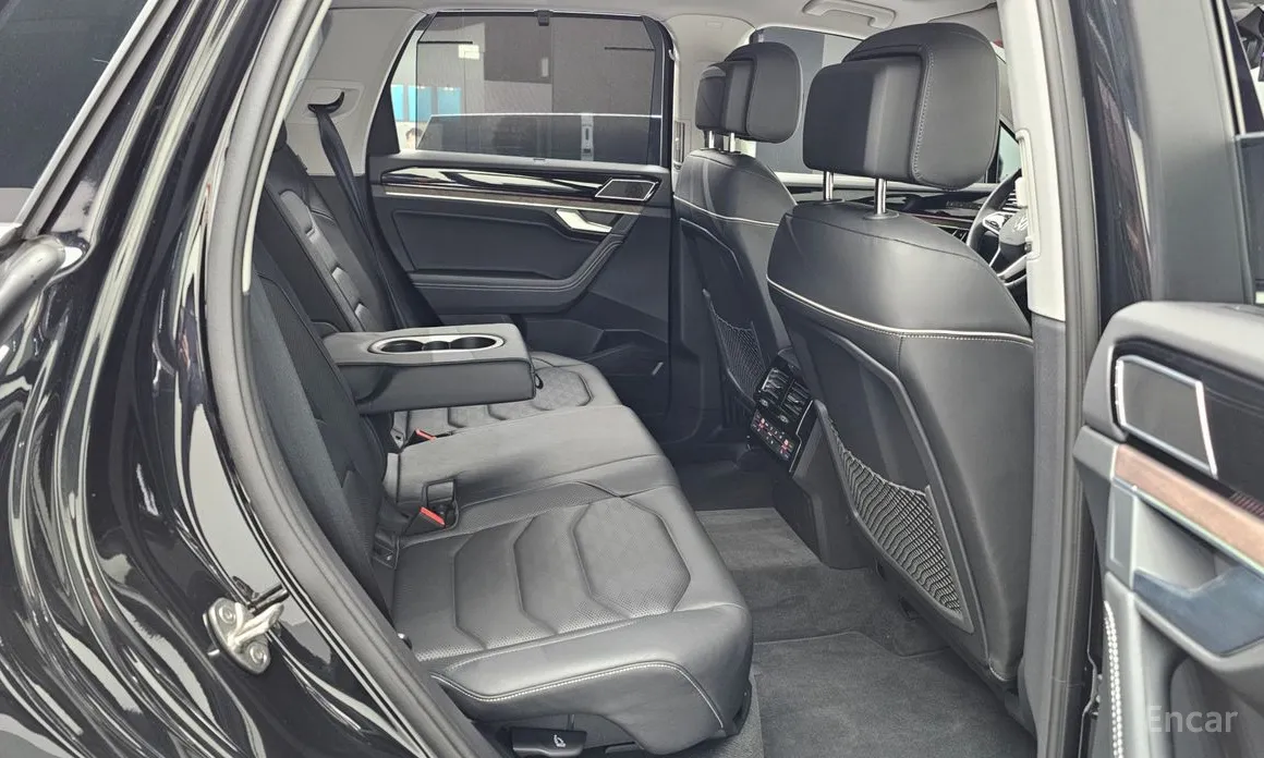 Фото 12 - Volkswagen Touareg