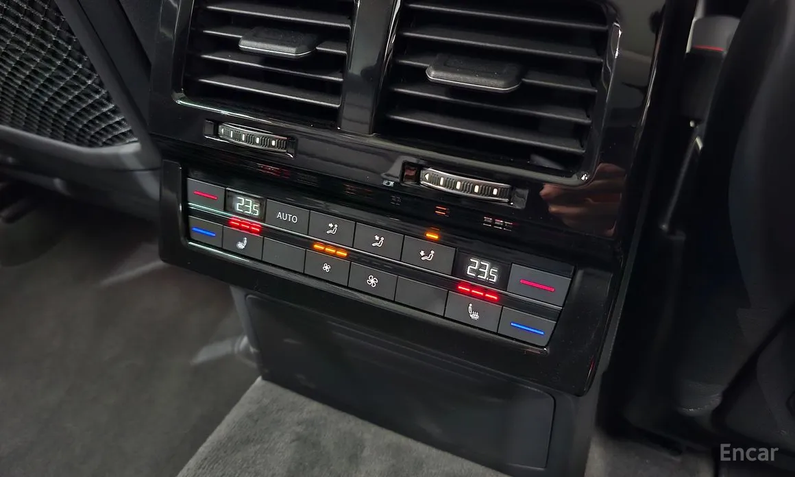 Фото 18 - Volkswagen Touareg