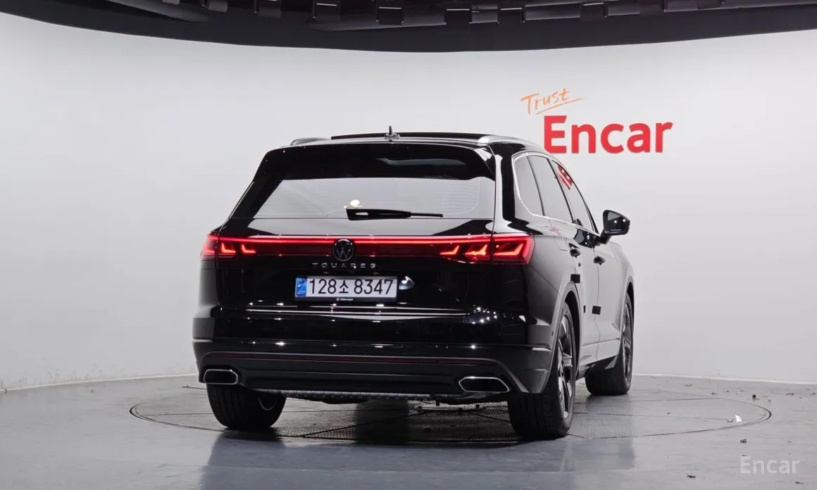 Фото 4 - Volkswagen Touareg