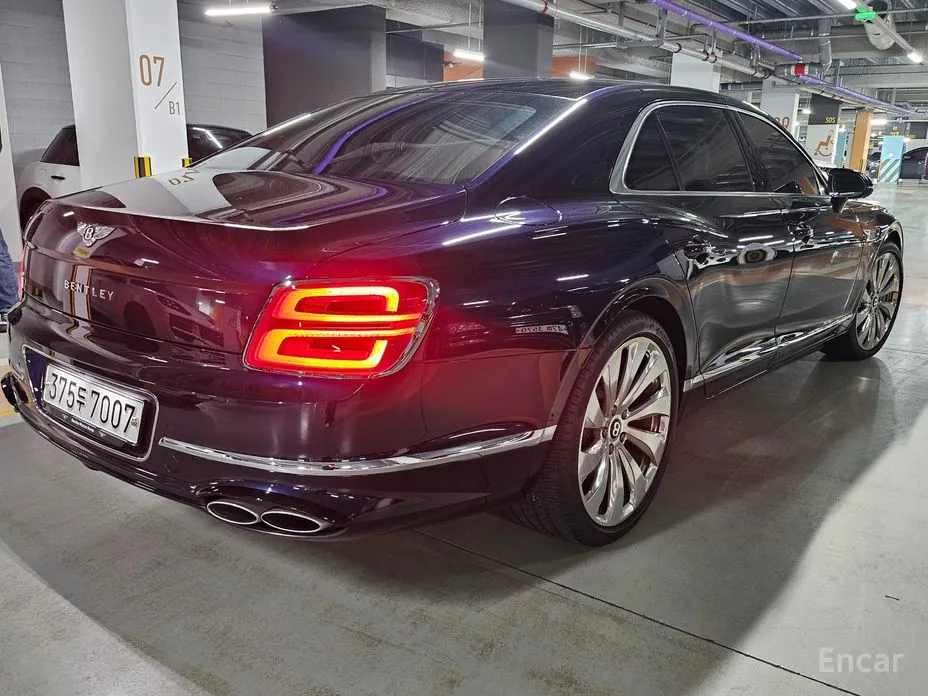 Фото 3 - Bentley Flying Spur