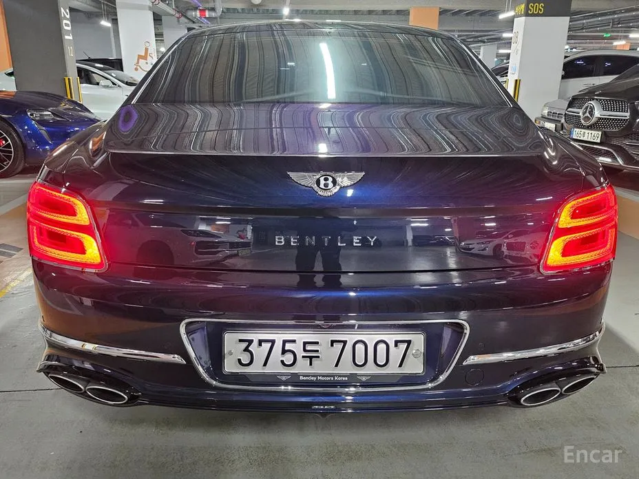 Фото 4 - Bentley Flying Spur