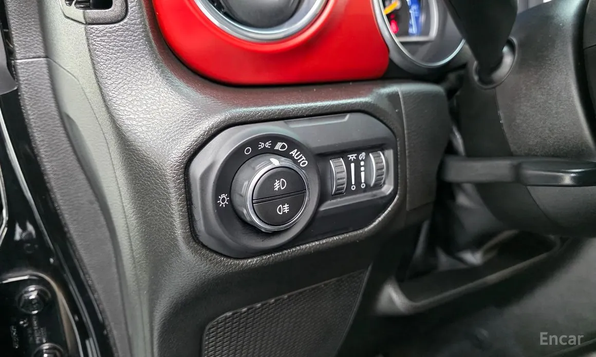 Фото 12 - Jeep Wrangler