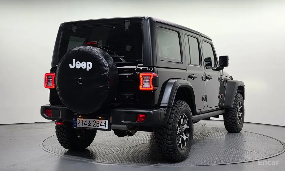 Фото 2 - Jeep Wrangler